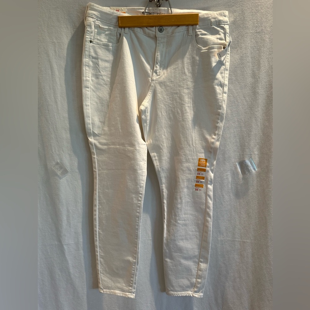 NWT OLD NAVY Rock a star white denim jeans, size 16